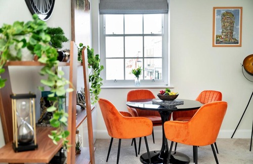 Ripon House | Finest Retreats - Market View