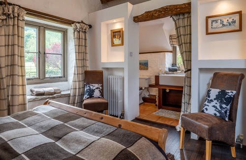 Ross-on-Wye Cottage | Finest Retreats | Monkey Maze - Exotic Animal Sanctuary