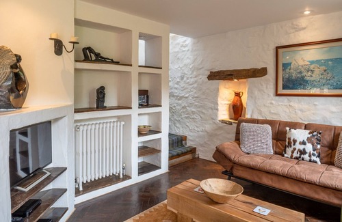 Ross-on-Wye Cottage | Finest Retreats | Monkey Maze - Exotic Animal Sanctuary