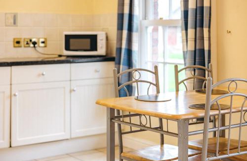 Eaton Mascott House | Finest Retreats - Netley Hall - Rosemary