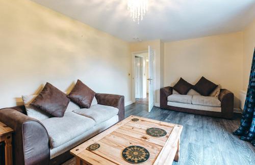 Eaton Mascott House | Finest Retreats - Netley Hall - Poppy