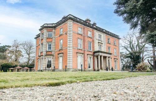Eaton Mascott House | Finest Retreats - Netley Hall - Thyme