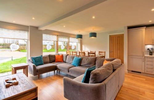 Dorsington House | Finest Retreats - Oak Cottage