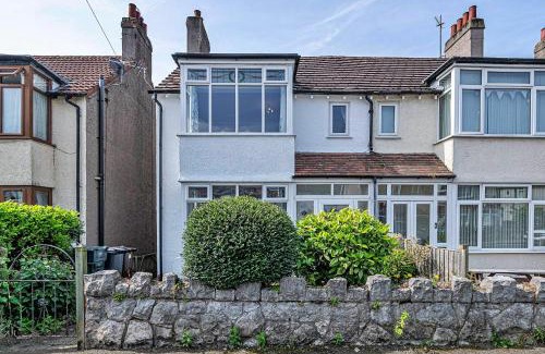 Rhos on Sea House | Finest Retreats - Penrhyn Avenue