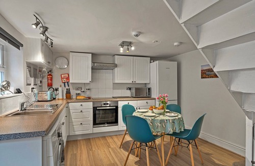 Mevagissey Cottage | Finest Retreats | Porthole Cottage