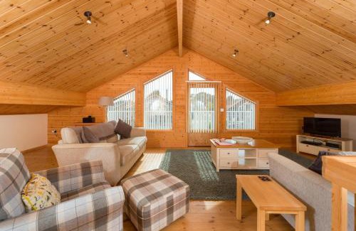 Hopton Ski Chalet | Finest Retreats - Puddleduck