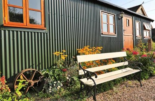 Coalbrookdale Ski Chalet | Finest Retreats - Shepherds Lodge at Morrells Wood