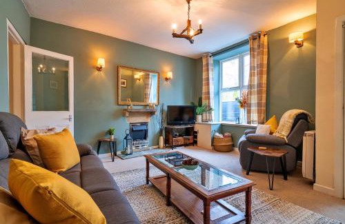 Tideswell House | Finest Retreats - Stonelea