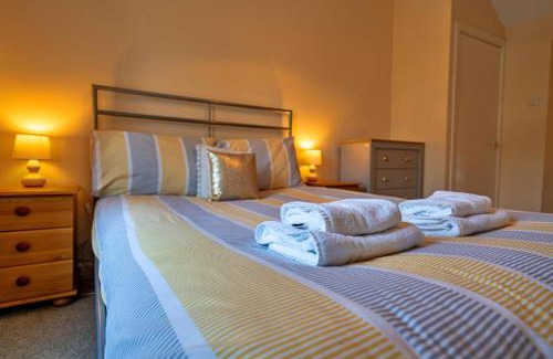 Tideswell House | Finest Retreats - Stonelea
