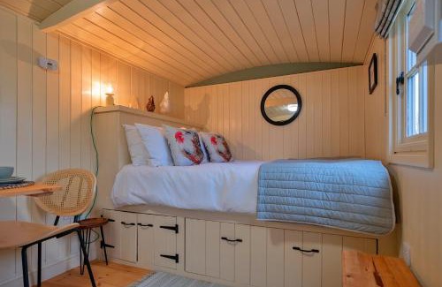 Brackley Ski Chalet | Finest Retreats - The Chicken Hut