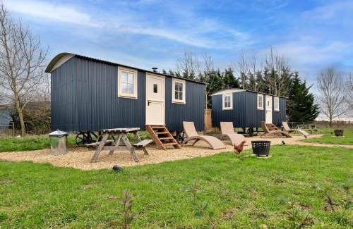 Brackley Ski Chalet | Finest Retreats - The Chicken Hut