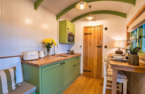 Beaworthy Apartment | Finest Retreats | The Shepherd's Hut at Northcombe Farm