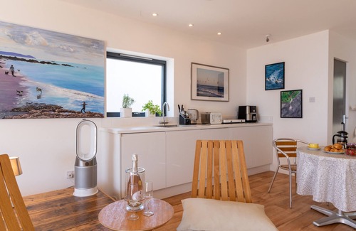 Downderry Apartment | Finest Retreats | The Artist's Studio