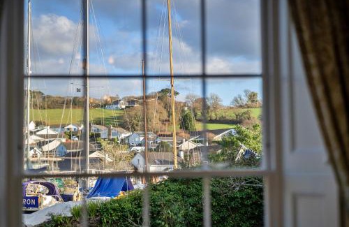 Gweek House | Finest Retreats - The Old Counting House