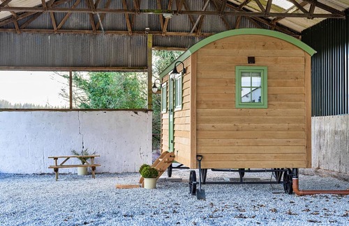 Beaworthy House | Finest Retreats - The Shepherd's Hut at Northcombe Farm