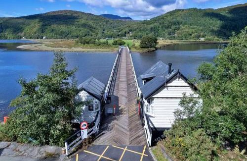 Penmaenpool House | Finest Retreats - Toll Bridge Cottage
