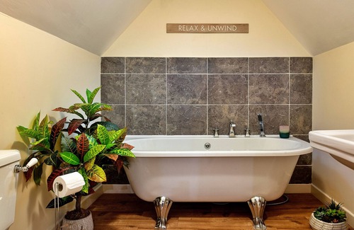Newtown Cottage | Finest Retreats | Ty Nant