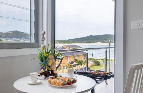 Fingal Bay House | Fingal Bay View Unit 1 16 Tuna Crescent