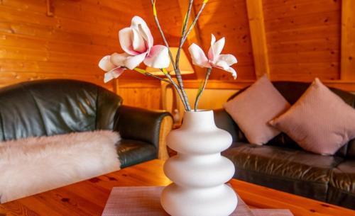 Kroeslin House | Finnhütte in Freest mit Sauna und umzäunten Grundstück