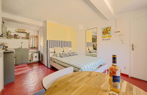 Aix-en-Provence Historic Centre Apartment | Finsonius Studios