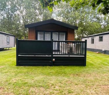 Allerthorpe House | Fir Tree Lodge with Hot Tub