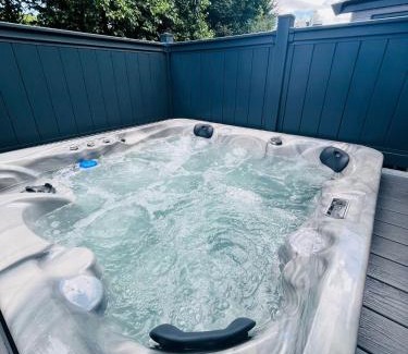 Allerthorpe House | Fir Tree Lodge with Hot Tub