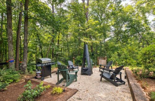 Rutherfordton House | Fire Pit and BBQ Lake Lure Cabin with Outdoor Oasis!