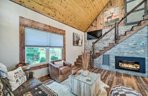 Beech Mountain House | Fire Pit and Grill Modern Beech Mountain Cabin!
