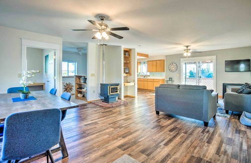 North Bend House | Fire Pit & Bay Views: North Bend Home!