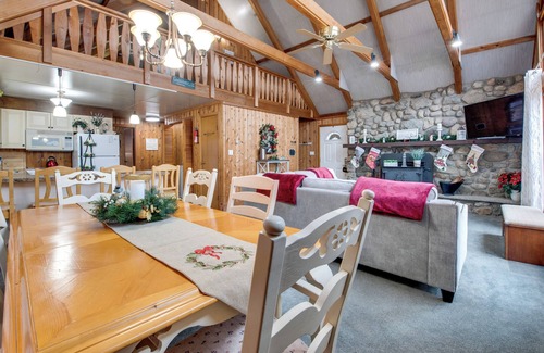 Gouldsboro Cabin | Fire Pit + Community Perks: Gouldsboro Cabin!