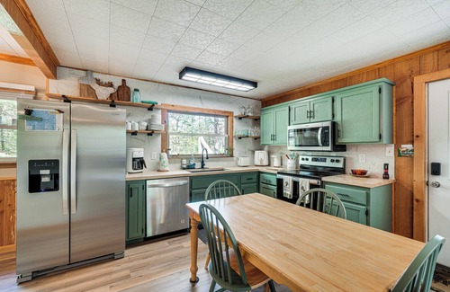 Unaka Cabin | Fire Pit + Community Perks: Murphy Family Cabin!