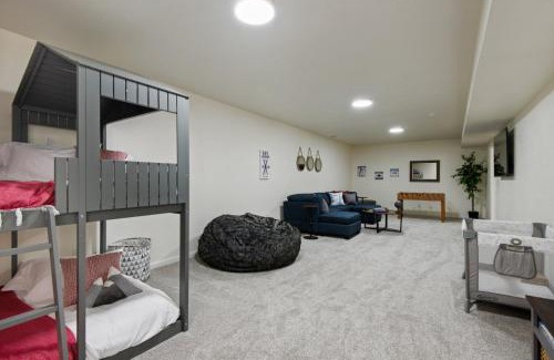 Westminster House | Fire Pit Funhouse 2 Master Suites Game Rm