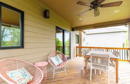 Grimes House | Fire pit, Outdoor Eating & Grill, Coffee Bar, King Bed, Home Gym, Sauna