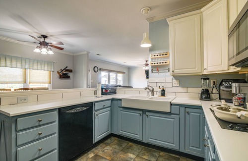 Cordova House | Fire Pit + Playset: Spacious Memphis Home!