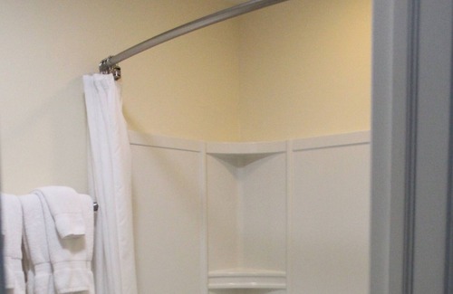 Randolph House | Firehouse Inn room 202