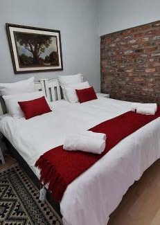 Drakenstein Ski Chalet | Firehouse selfcatering Garden Cottage no 1