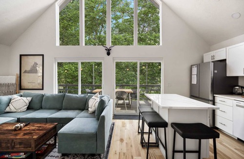 Mount Jackson Cabin | Fireplace, Grill, Games & Dogs near Bryce Resort