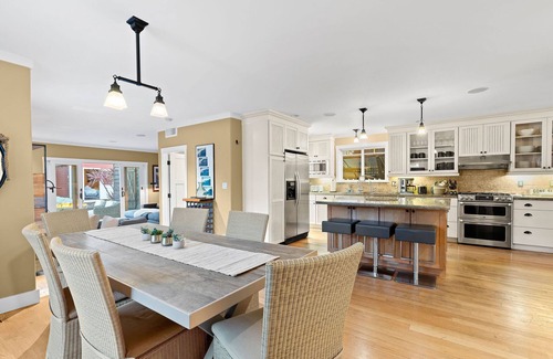 Opal Cliffs House | Fireside in Cozy Pleasure Point