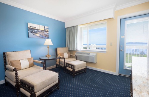 Belfast Hotel | Fireside Inn & Suites - Belfast