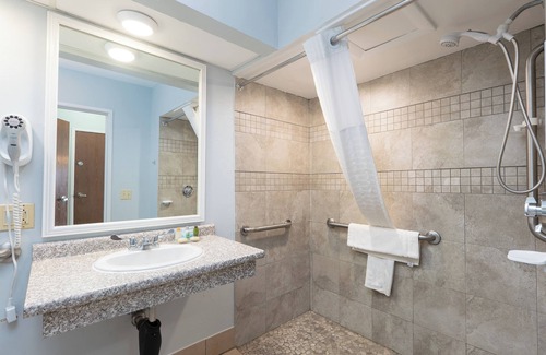Belfast Hotel | Fireside Inn & Suites - Belfast