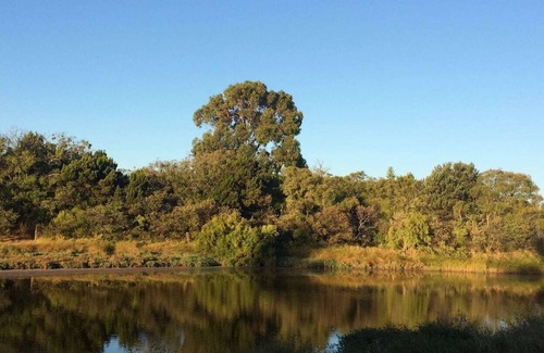 Quindalup Cottage | Fireside romance + waterside location
