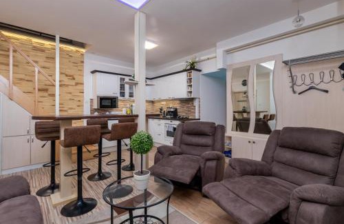 Csarnok negyed Apartment | Fireworks Rakoczi - FREE PARKING - 3 BEDROOMS - 2 BATHROOMS