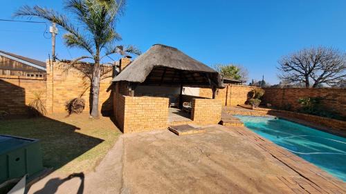 Germiston Apartment | First 2 Stay