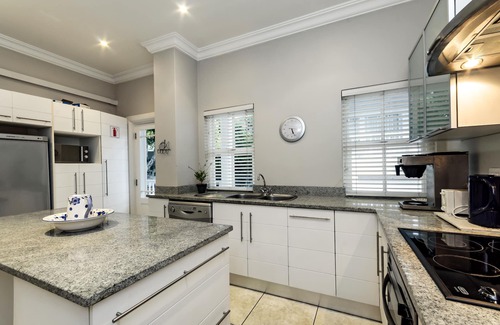 Summerstrand House | First Avenue Guesthouse
