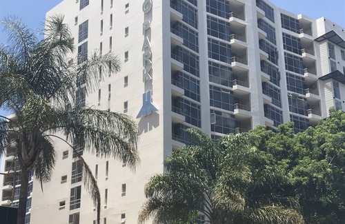 Sandown Apartment | First Divine Suites - Hydro Park