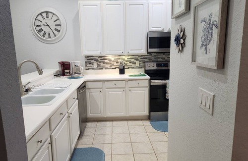 Hillcrest Estates Condo | First floor condo - 2Bed/2 Bath - sleeps 6 - Just minutes to Disney & much more