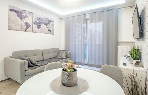 Zoliborz Apartment | FIRST - Green Żoliborz Apartment 5