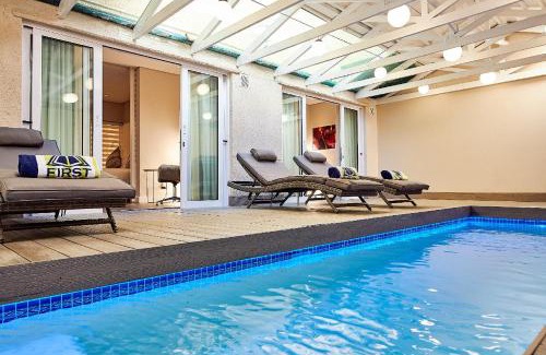 Sea Point Hotel | First Group Riviera Suites
