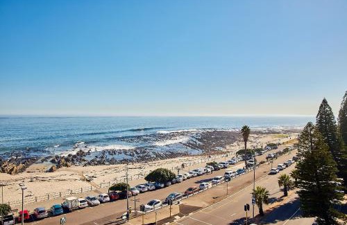 Sea Point Hotel | First Group Riviera Suites