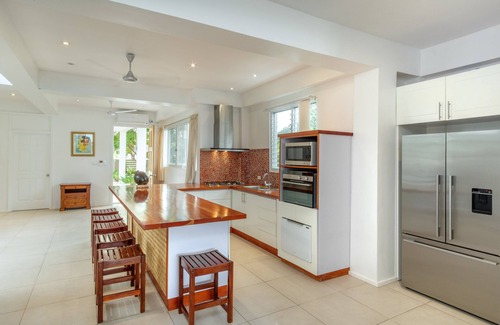 Viseisei Hotel | First Landing Beach Resort and Villas
